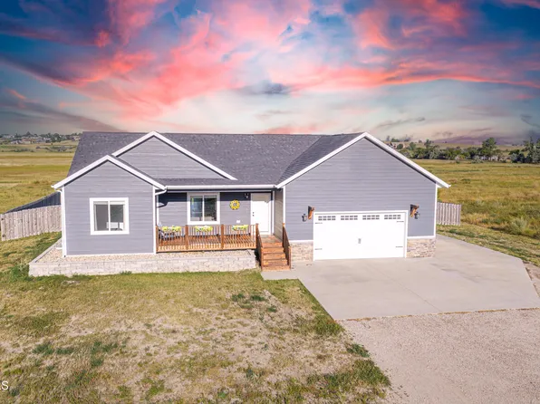 5487 Mathew Ave, Williston, ND 58801