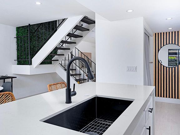 4th image of 2230 N Indian Canyon Dr Unit F