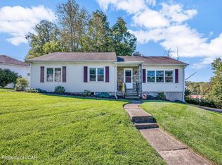 51 Grandview Ave, Dallas, PA 18612