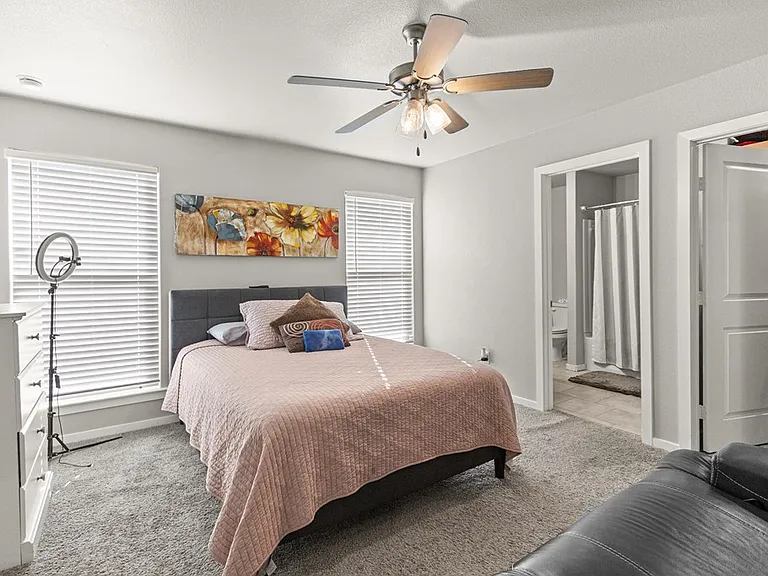 9407 Ratliff Ridge Ave — Photo 23