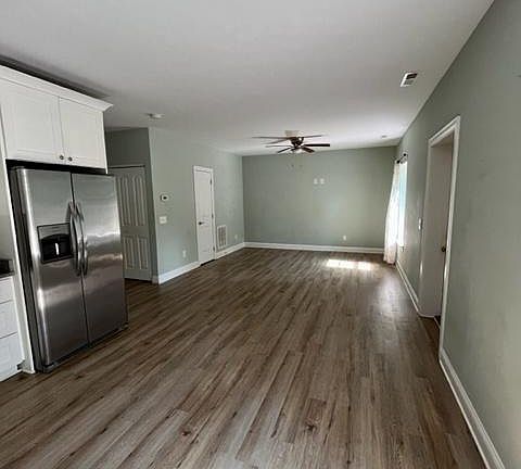 5th image of 3919 Swain St SE #102