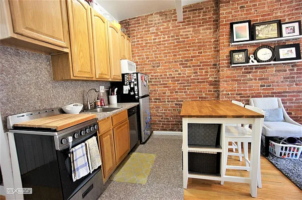 Rented by Citi Habitats | media 22