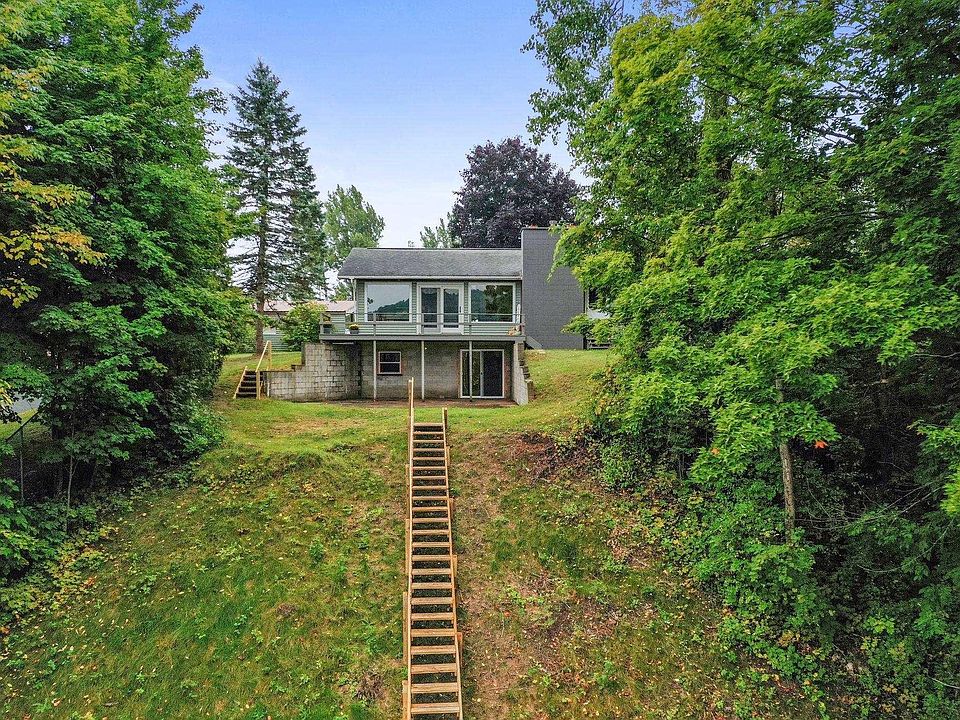 6092 Riverview Rd, Mesick, MI 49668 Zillow