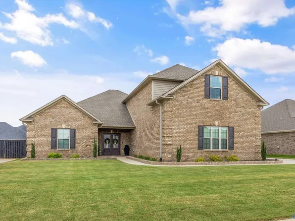 26381 Woodfield Dr, Athens, AL 35613