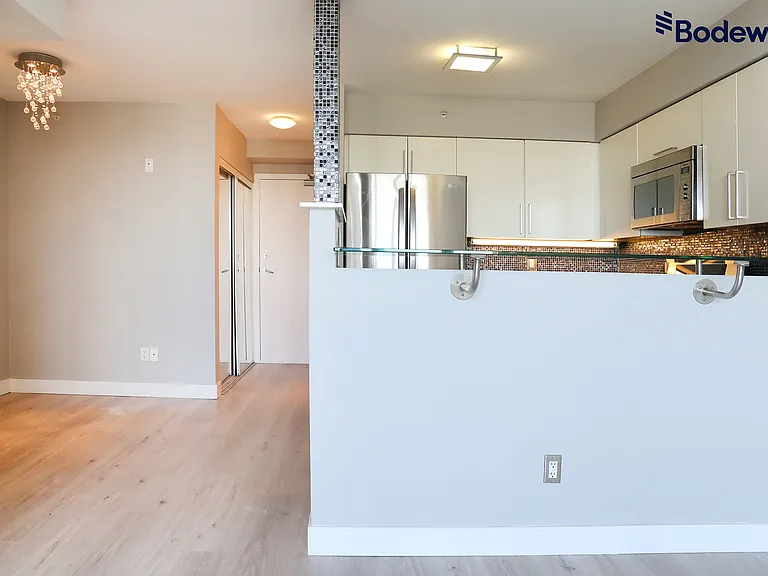 63 Keefer Pl #2009 — Photo 6