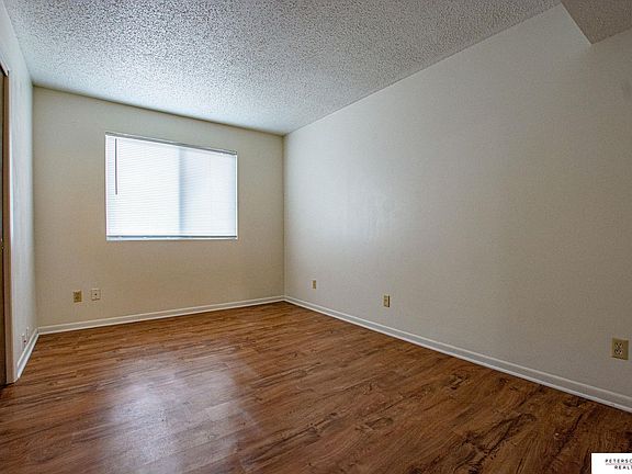 5th image of 2332 N Cotner Blvd