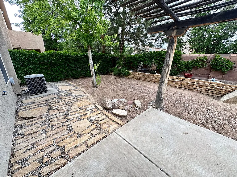 7419 Desert Eagle Rd NE — Photo 34