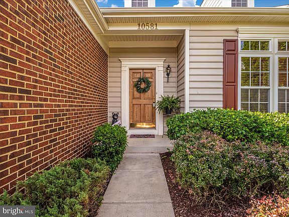2nd image of 10581 Edwardian Ln #171