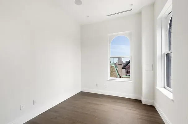 Rented by REAL New York | media 4