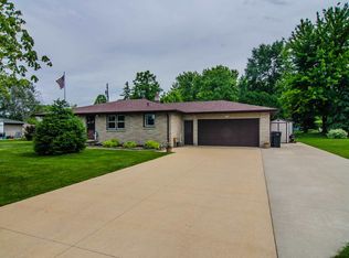 N9682 Mary Dr, APPLETON, WI 54915
