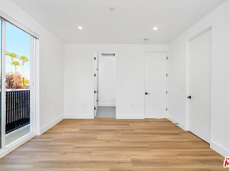 10805 Morrison St #1 — Photo 12