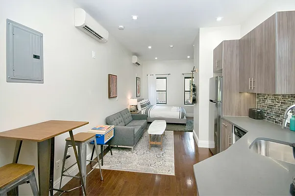 Rented by NOVO | media 49