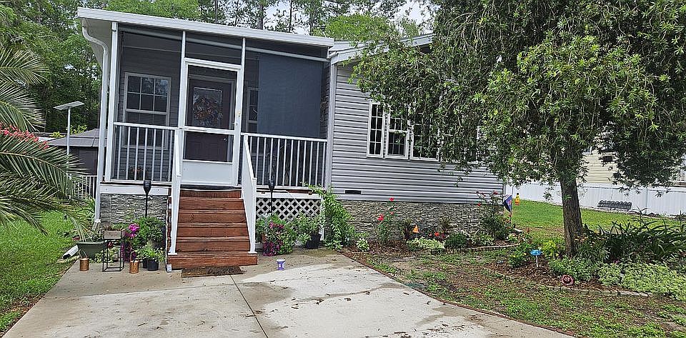 1st image of 410 NE 5th St #267