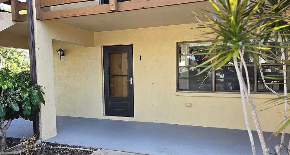 1st image of 10 QUAILS RUN BOULEVARD #1