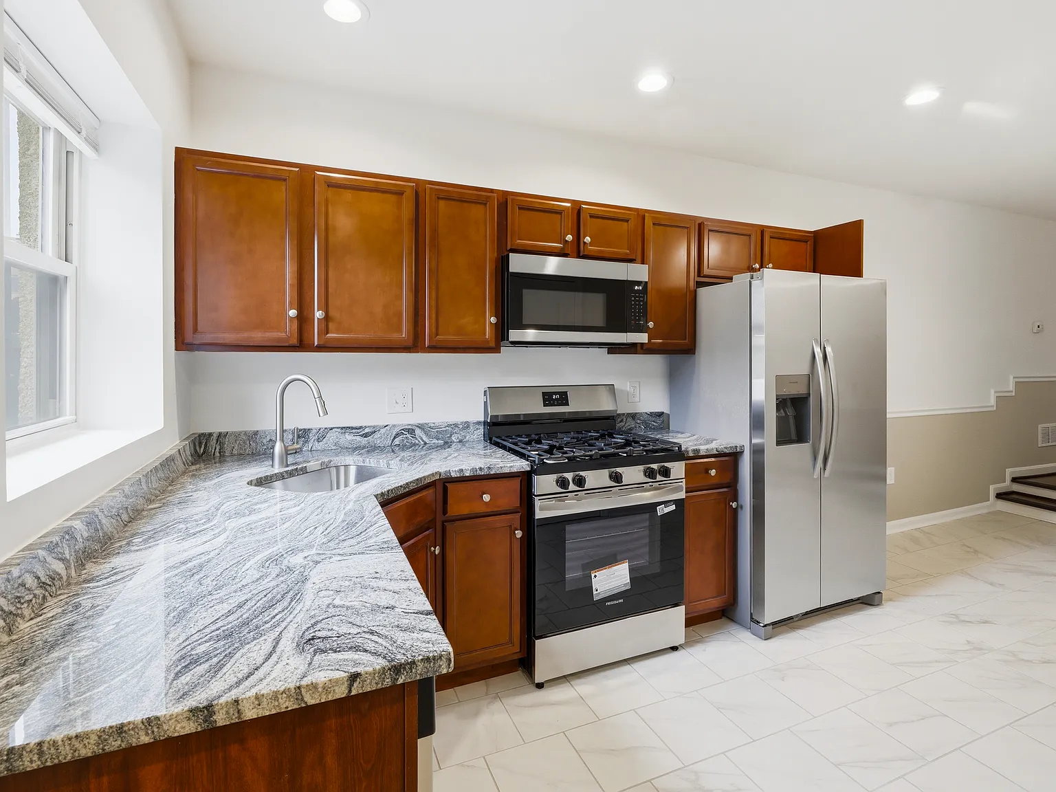 2 bed, 1200 sqft, $1,500 — Photo 4
