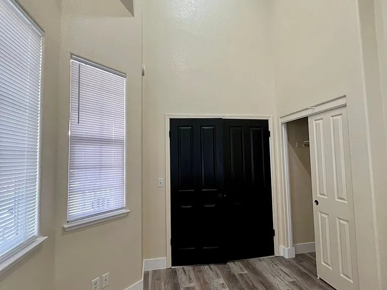 2749 Marlow Ct — Photo 4