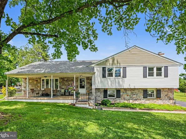 1131 Locust St, Lansdale, PA 19446