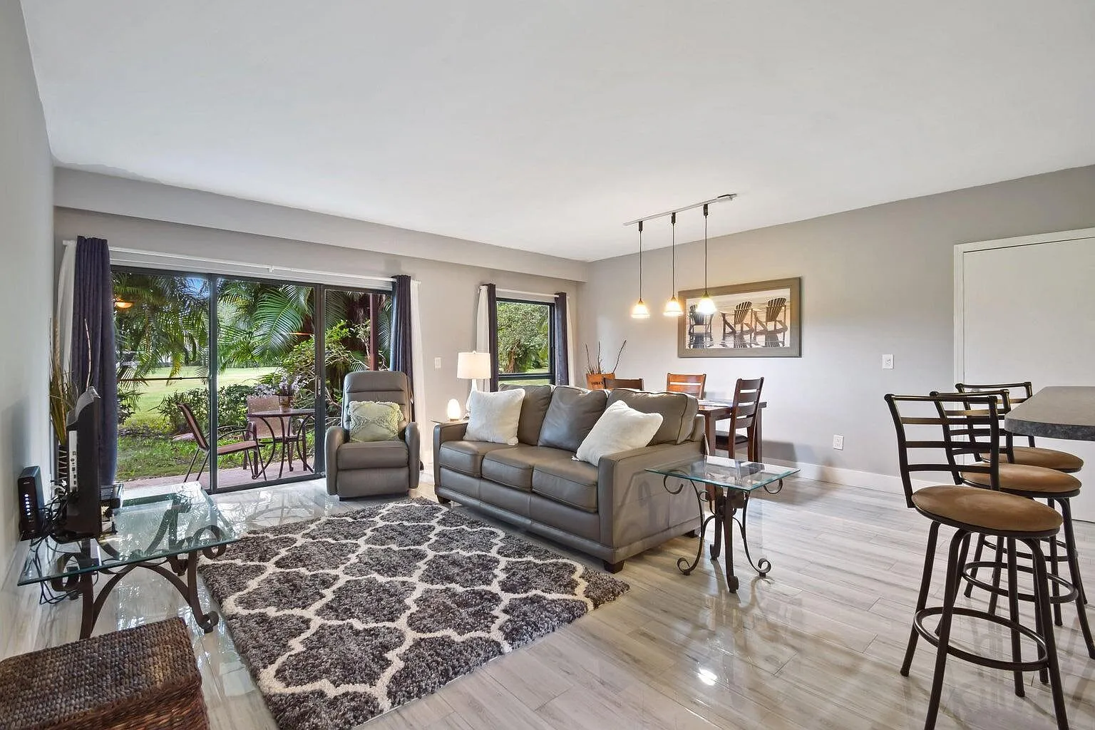 1 bed, 1.0 bath, 900 sqft, $4,900 — Photo 1