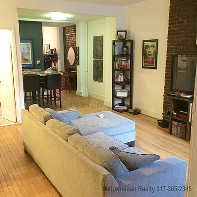 Rented by Metropolitan Realty | media 7