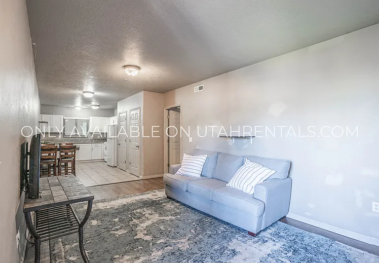 884 E 700 N #E3-1 — Photo 2