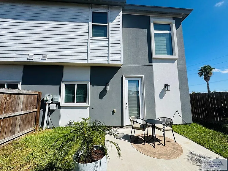 2011 Diamond Dr #A — Photo 22