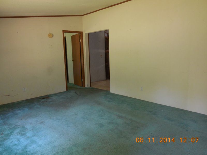 2nd image of 250 E Lakeshore Dr W
