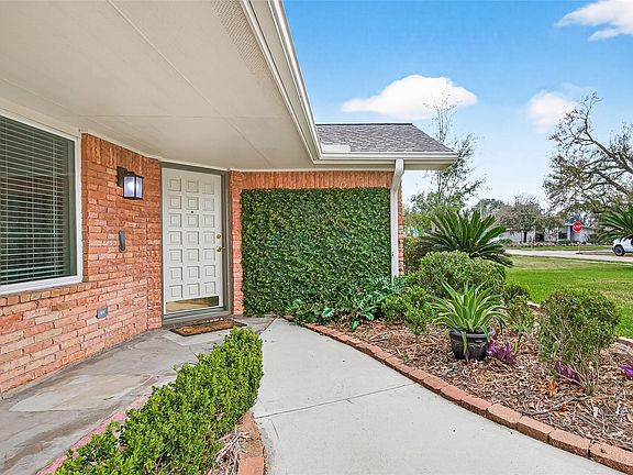 4th image of 1506 Foxwood Rd