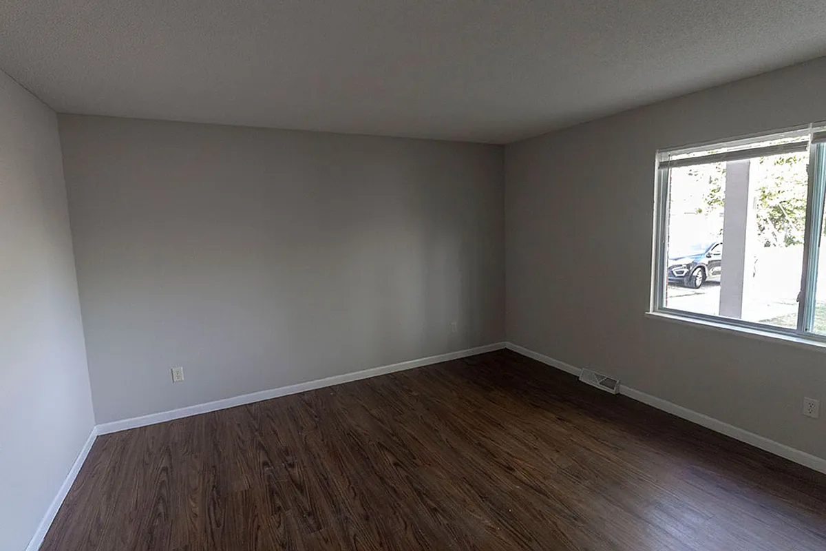 Building Photo - 1305 N Golf Blvd #B