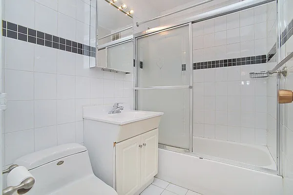 Rented by Living New York | media 12