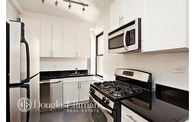 Rented by Douglas Elliman | media 25