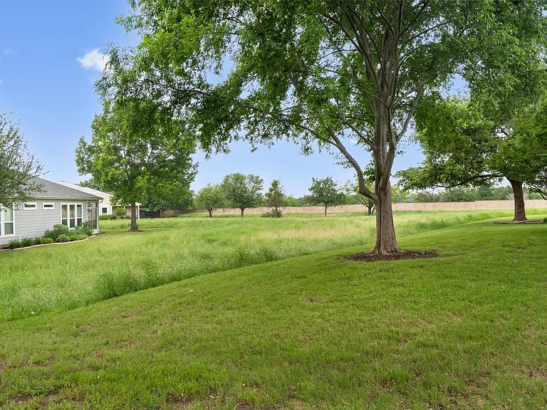 330 Portsmouth Dr — Photo 40