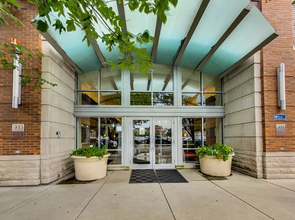 933 W Van Buren St APT 912, Chicago, IL 60607