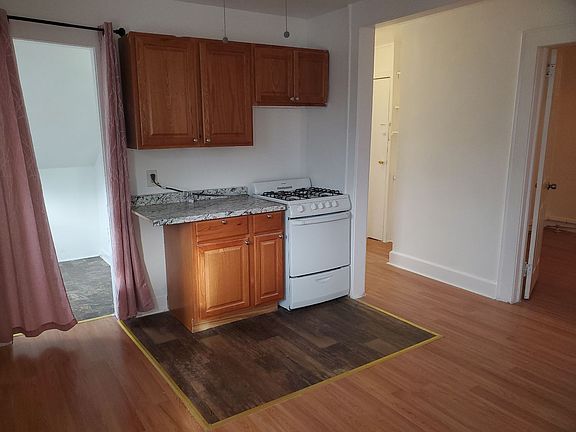 2nd image of 15 Westervelt Pl Floor 3