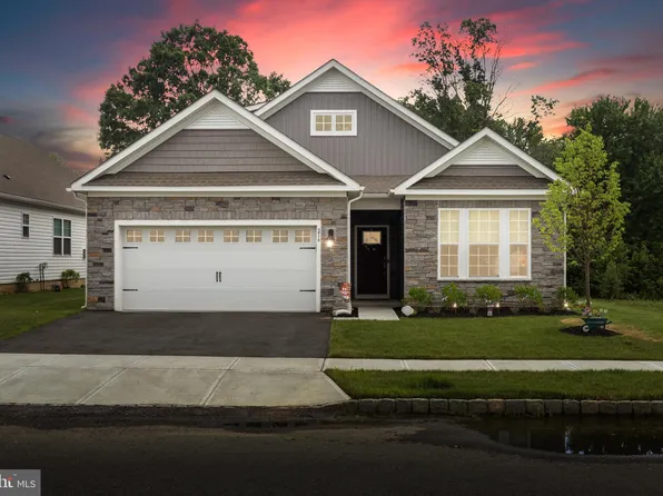 216 Congressional Ct, Moorestown, NJ 08057