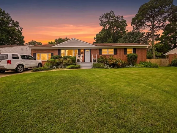 3829 Honeytree Ln, Virginia Beach, VA 23452