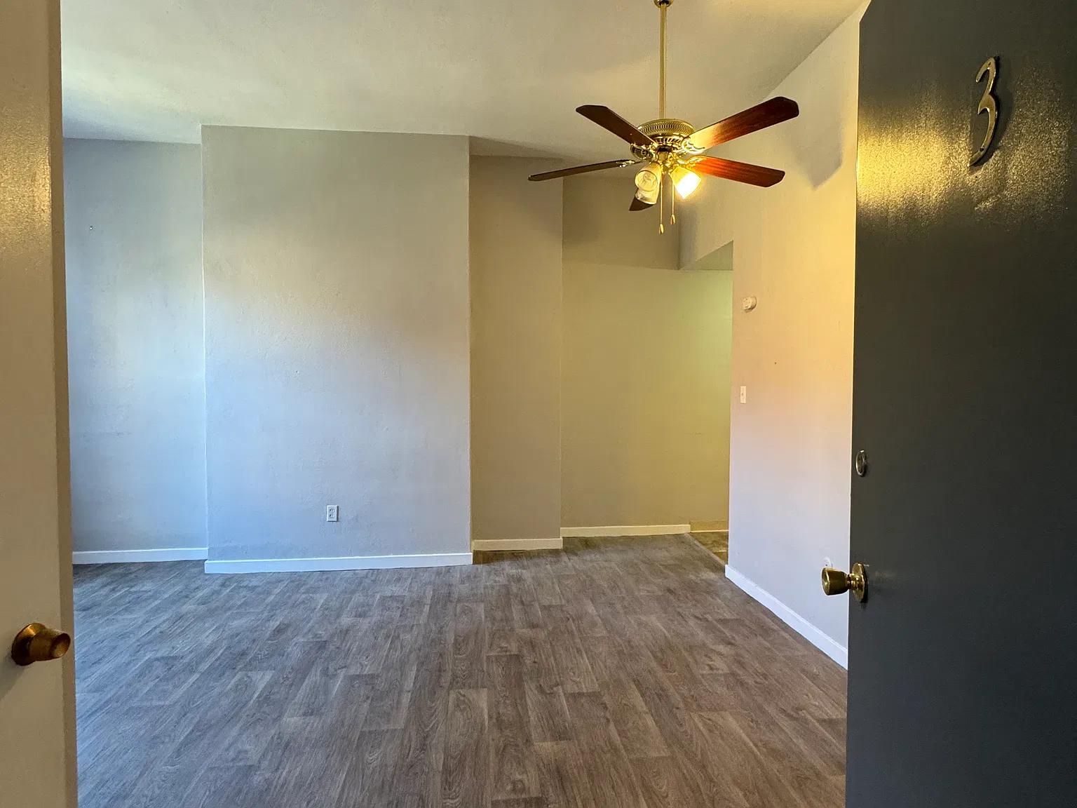 331 S Negley Ave — Photo 2