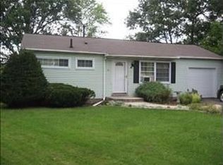 12 Quaker Dr, Schenectady, NY 12309