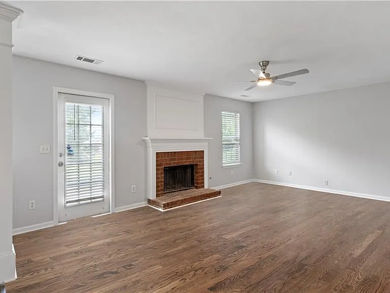 317 Shasta Ln — Photo 6
