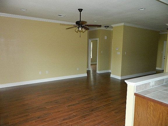 4th image of 432 Christopher Dr