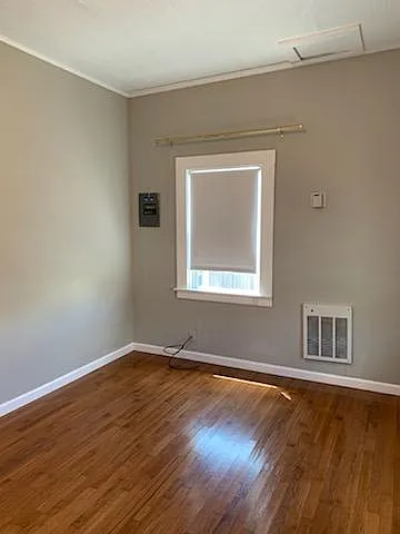 530 46th St #2 — Photo 8