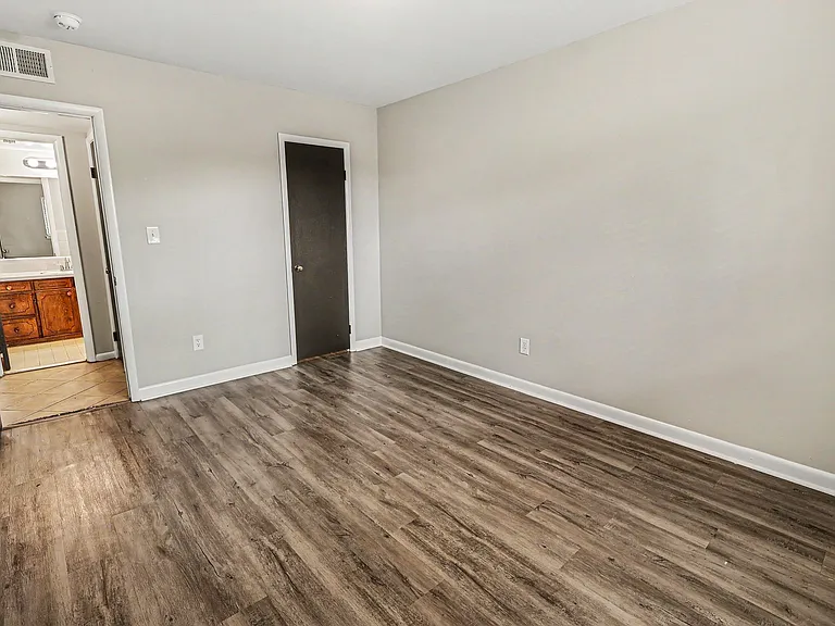 Green Valley Hoover Apartments — Photo 29