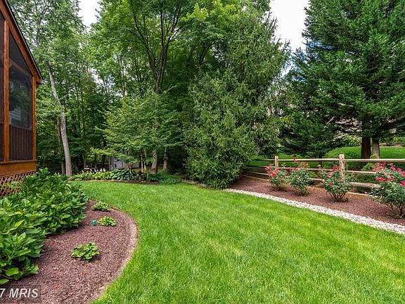 3rd image of 6940 Newberry Dr