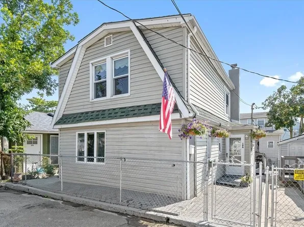 18 Edgewater Park #A, Bronx, NY 10465
