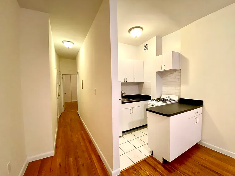 416 E 74th St #2B — Photo 3