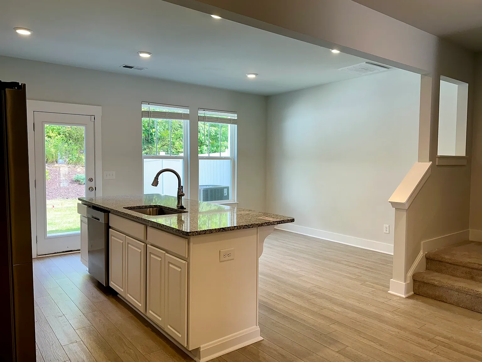 1021 Millison Pl — Photo 3
