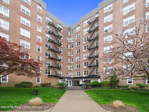 2nd image of 350 Richmond Ter APT 1T