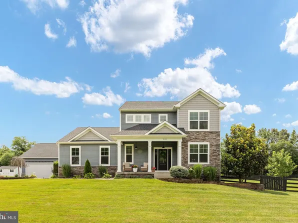 215 Saddle Ridge Ln, Fredericksburg, VA 22406
