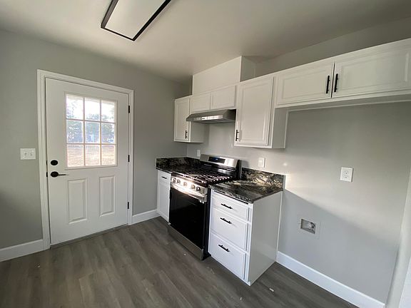5th image of 635 S Shasta Avenue