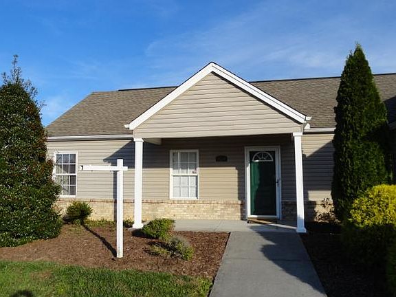 2nd image of 1529 Pine Cone Cir