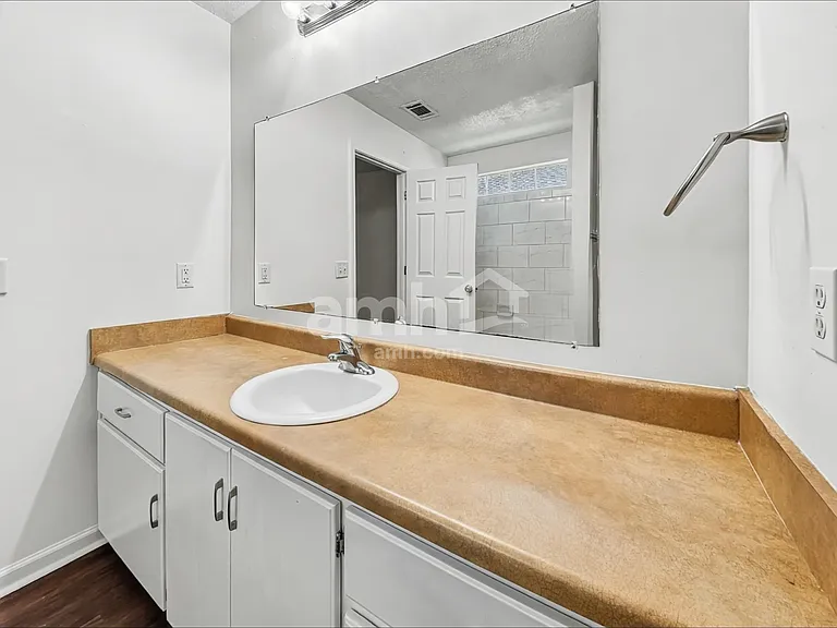 20 Carlisle Ln — Photo 10